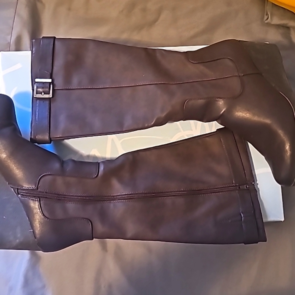 LifeStride Wedge Boot size 9
